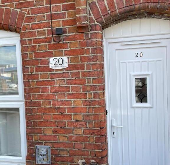 胶囊酒店 Blackberry Rooms Self Catering