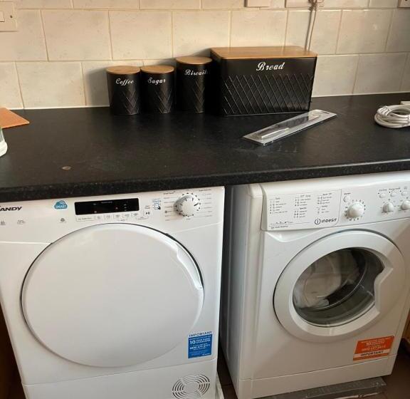 胶囊酒店 Blackberry Rooms Self Catering