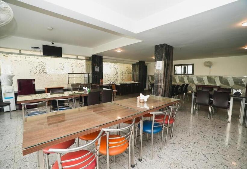 Fabhotel Interglobe Oasis