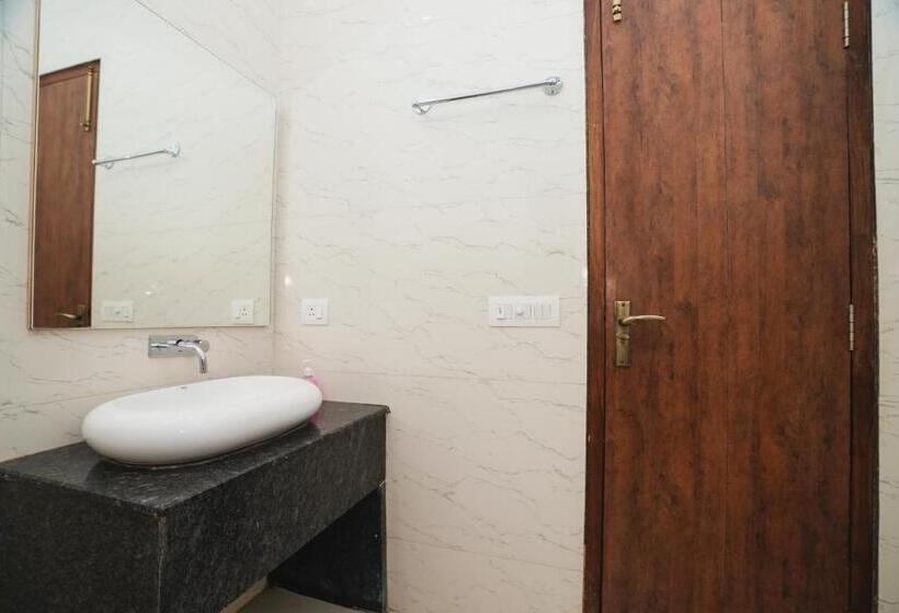 Fabhotel Interglobe Oasis