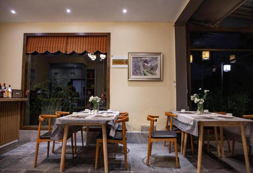 Hotel Serene Vale Inn Guilin Free One Way Pick Up Service To High Speed Railway Station For 2 Nights