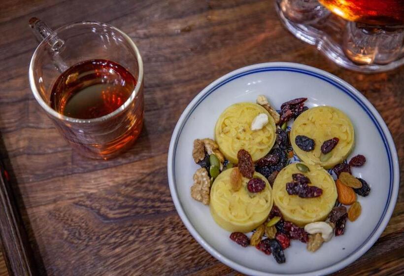 Hotel Serene Vale Inn Guilin Free One Way Pick Up Service To High Speed Railway Station For 2 Nights