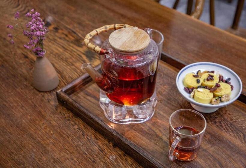 Hotel Serene Vale Inn Guilin Free One Way Pick Up Service To High Speed Railway Station For 2 Nights