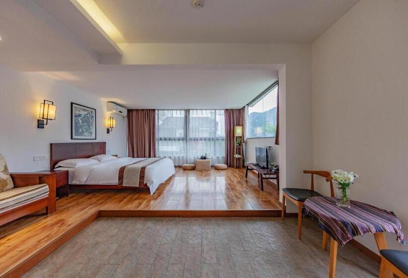 Hotel Serene Vale Inn Guilin Free One Way Pick Up Service To High Speed Railway Station For 2 Nights
