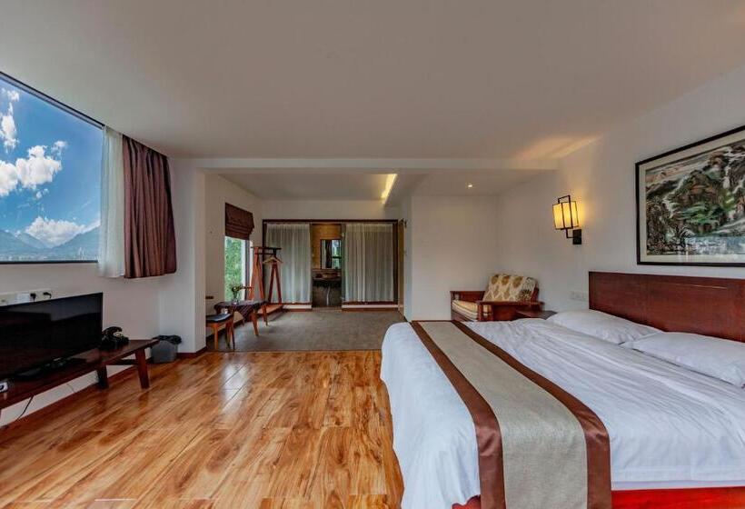 Hotel Serene Vale Inn Guilin Free One Way Pick Up Service To High Speed Railway Station For 2 Nights