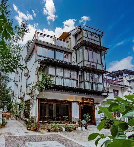 Hotel Serene Vale Inn Guilin Free One Way Pick Up Service To High Speed Railway Station For 2 Nights
