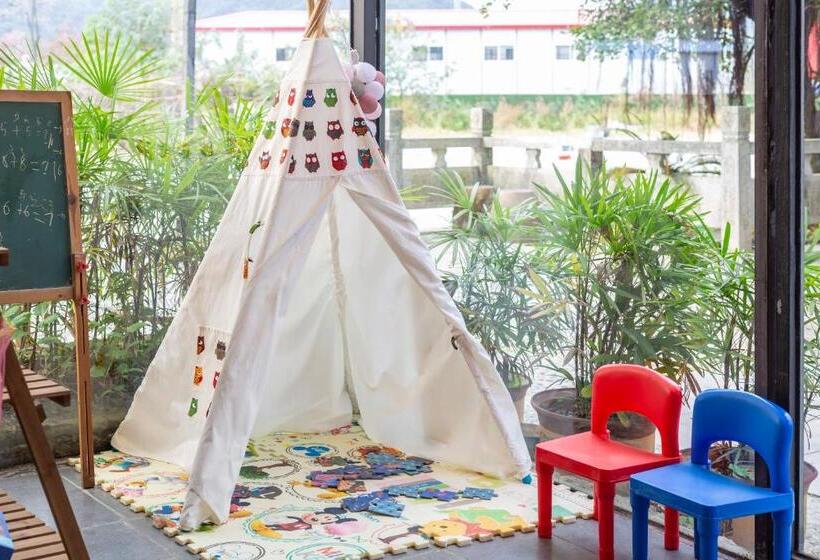 Hotel Serene Vale Inn Guilin Free One Way Pick Up Service To High Speed Railway Station For 2 Nights