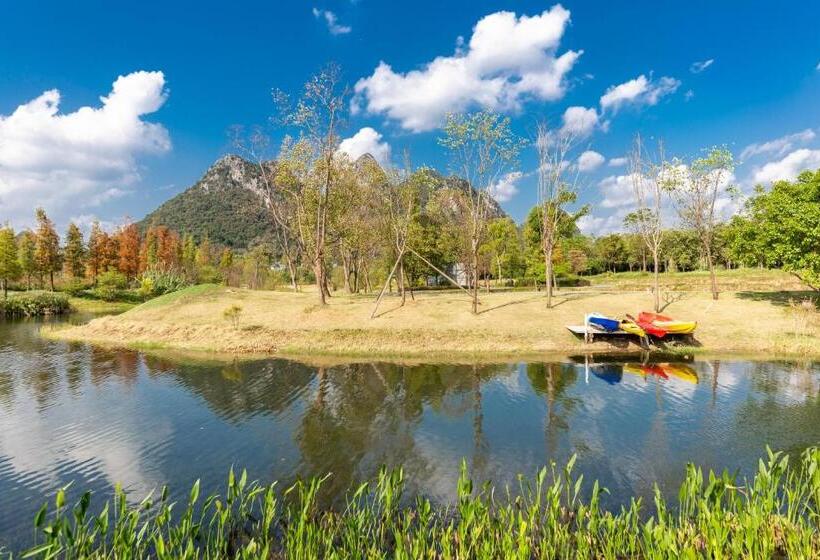 Hotel Serene Vale Inn Guilin Free One Way Pick Up Service To High Speed Railway Station For 2 Nights