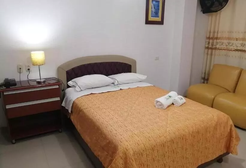 هتل Residencial Los Tres Pinos