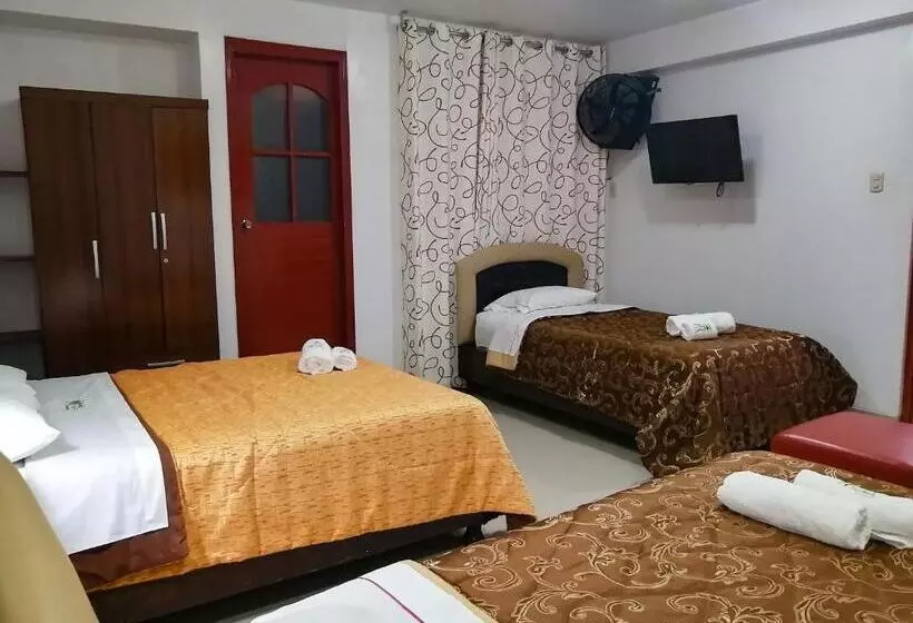 هتل Residencial Los Tres Pinos