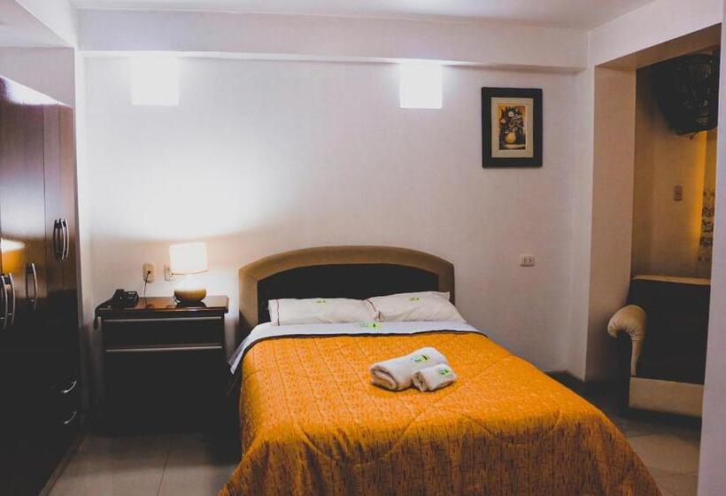 هتل Residencial Los Tres Pinos