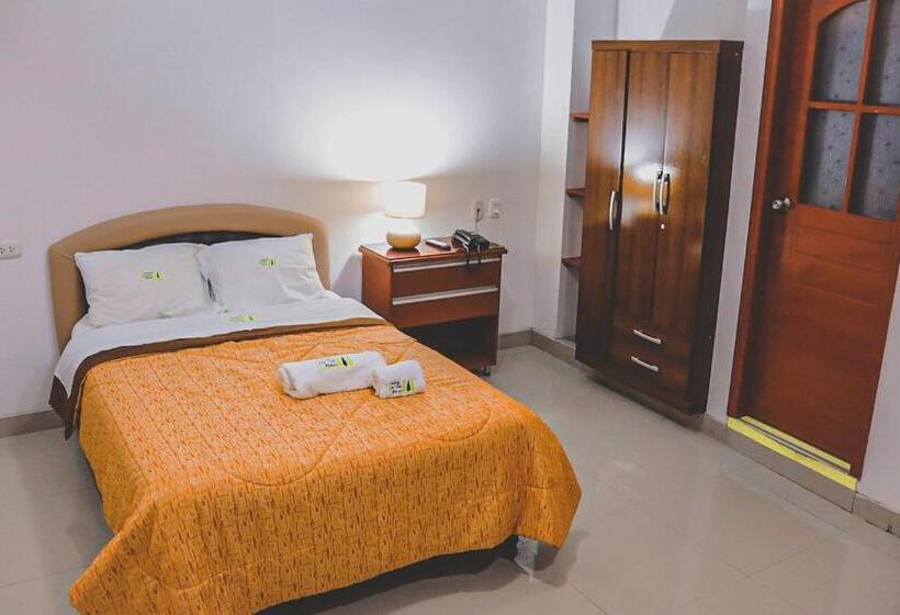 هتل Residencial Los Tres Pinos