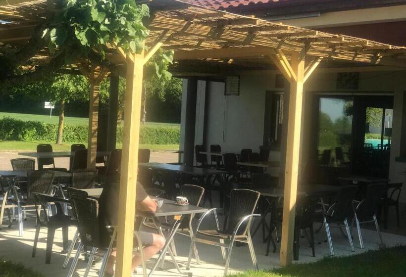 בית מלון כפרי La Villa De L Embusade Guesthouse