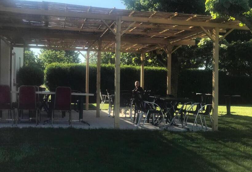 בית מלון כפרי La Villa De L Embusade Guesthouse