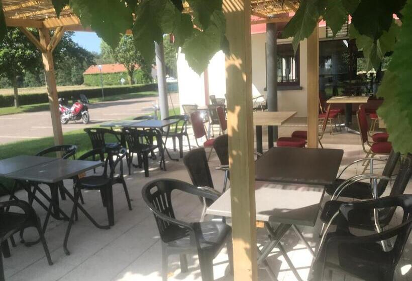 בית מלון כפרי La Villa De L Embusade Guesthouse