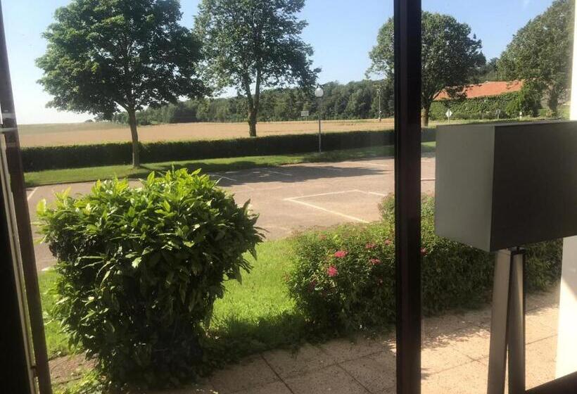 בית מלון כפרי La Villa De L Embusade Guesthouse