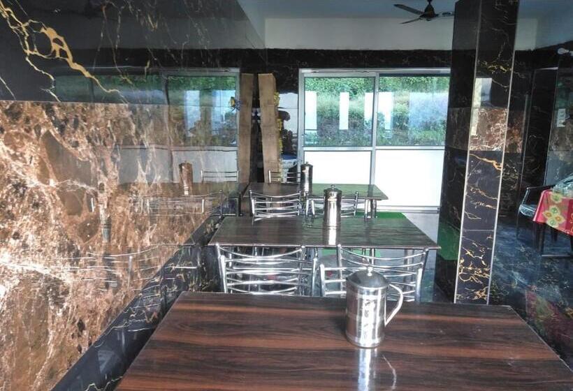 Отель Shri Narayan Tourist Lodge & Chandica