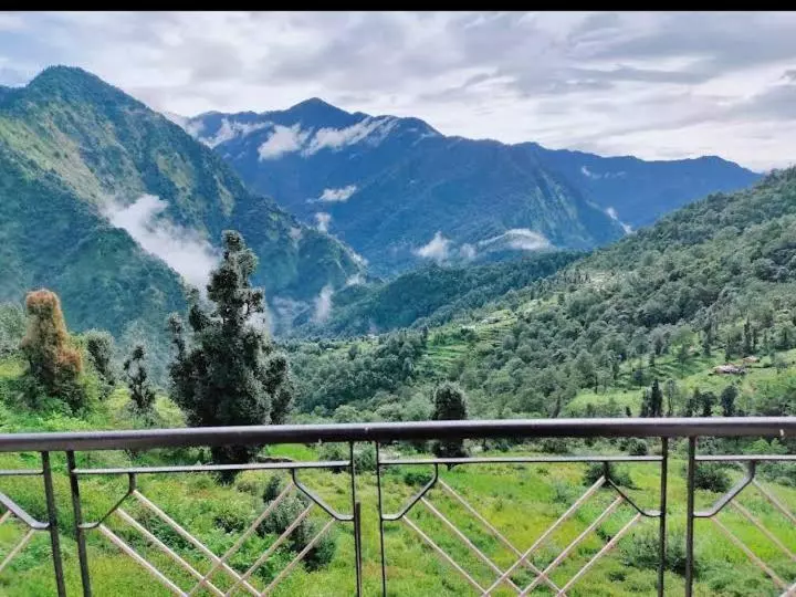 ホテル Shri Narayan Tourist Lodge & Chandica