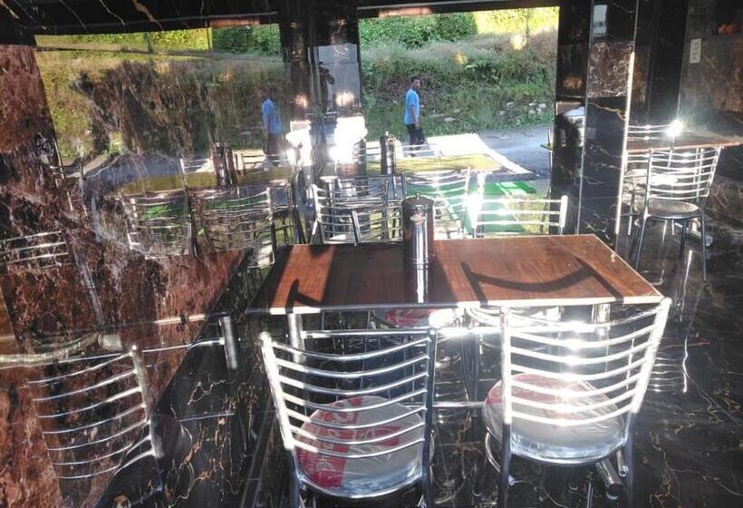 Отель Shri Narayan Tourist Lodge & Chandica