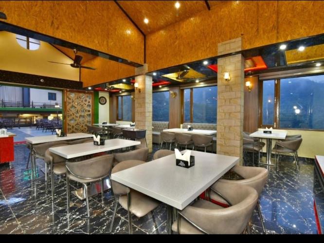 Отель Shri Narayan Tourist Lodge & Chandica