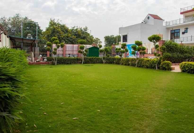 호텔 Sourav Park Inn