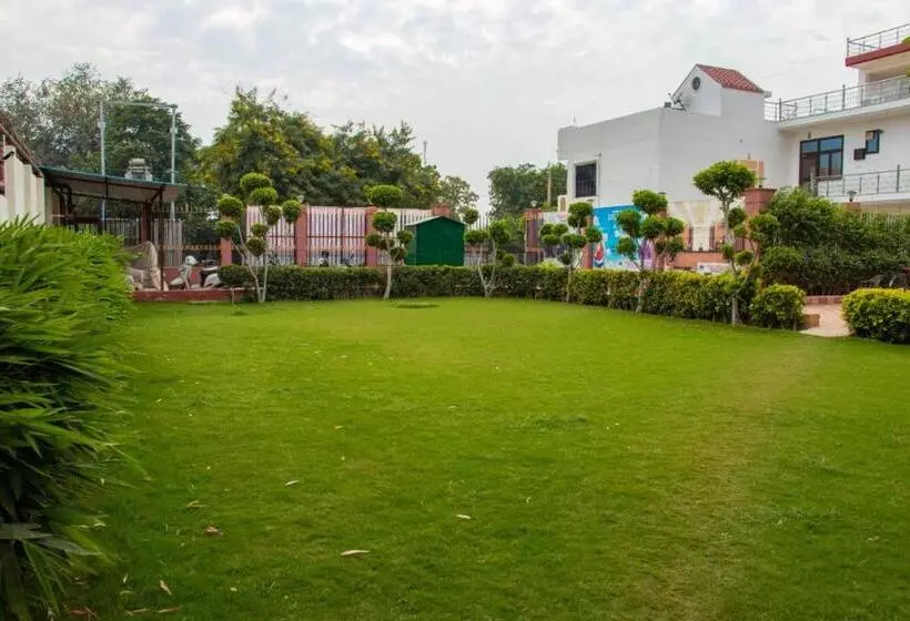 هتل Sourav Park Inn