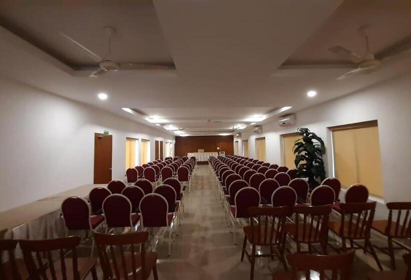 בית מלון כפרי Surya