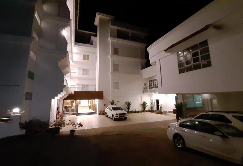 בית מלון כפרי Surya