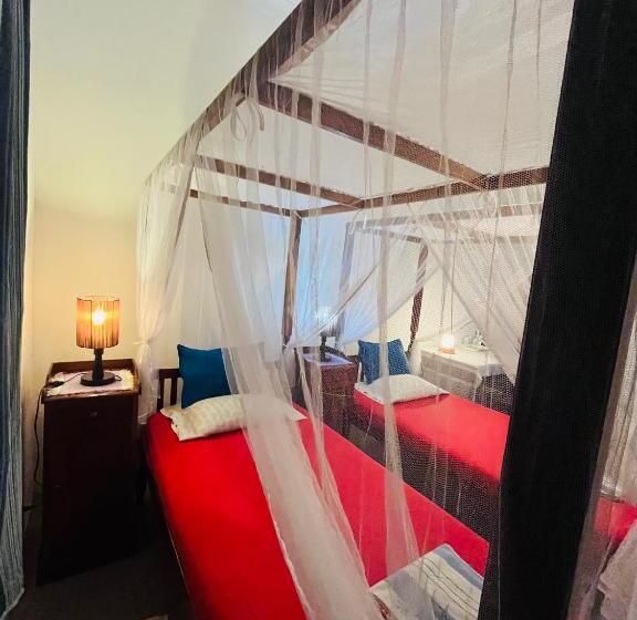 Отель Swarnapaya Résidence