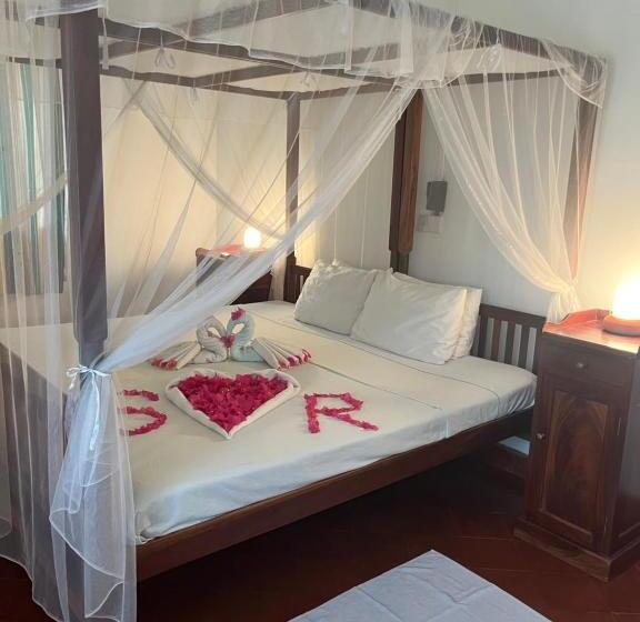 Отель Swarnapaya Résidence