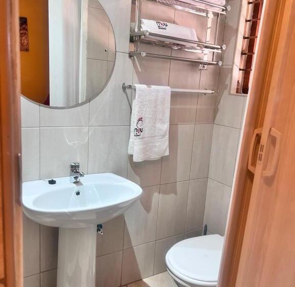 Mau Bed And Breakfast