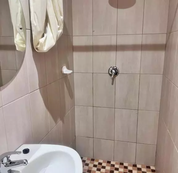 Mau Bed And Breakfast