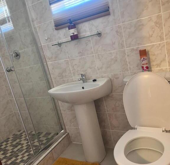 Mau Bed And Breakfast