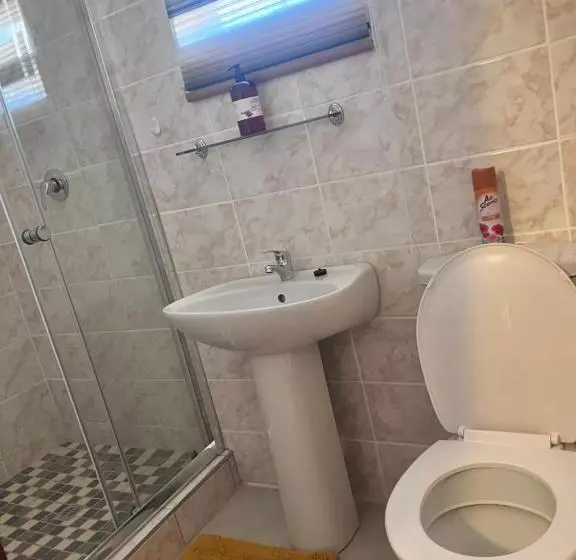 Mau Bed And Breakfast