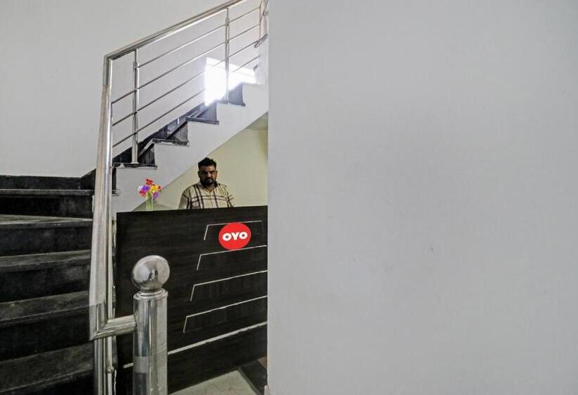 Oyo Flagship Hotel Royal Inn