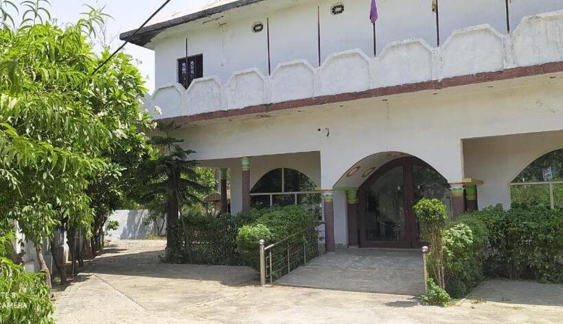 Oyo Hotel Mavi Palace