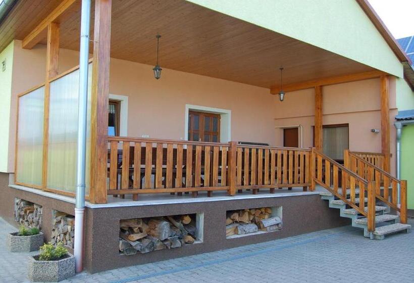 펜션 Penzion Na 13 Lipník