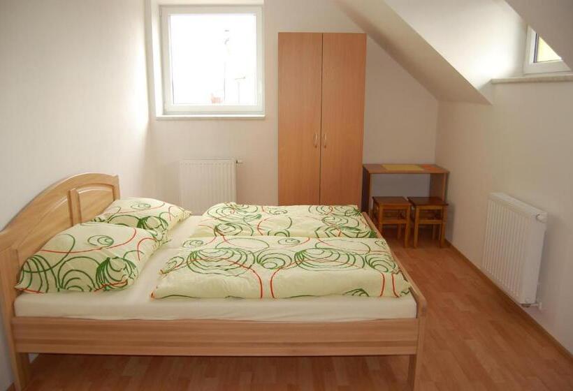 펜션 Penzion Na 13 Lipník