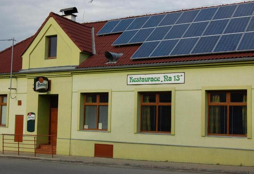 펜션 Penzion Na 13 Lipník