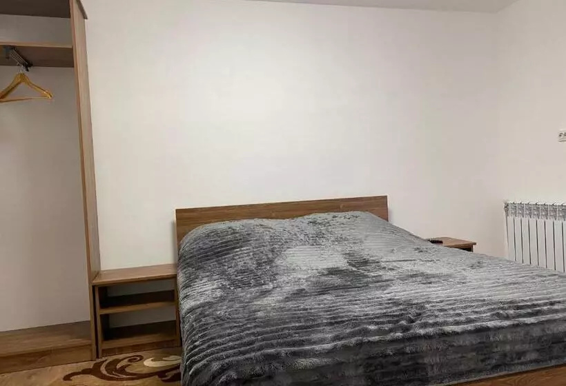 پانسیون Weekend House