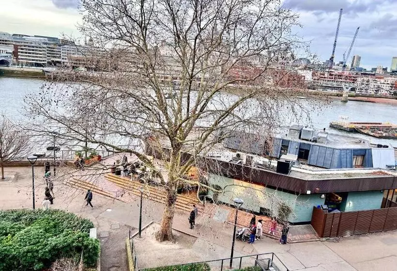River Thames View Entire Apartment Next To Tate Modern And St Paul Cathedral