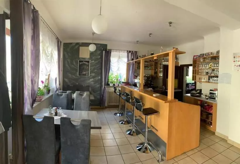 ユースホステル Gasthof Knezevic