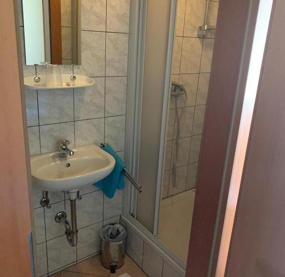 호스텔 Gasthof Knezevic