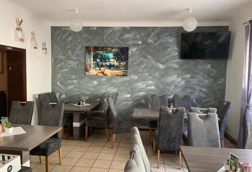 호스텔 Gasthof Knezevic