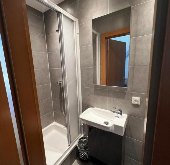 호스텔 Gasthof Knezevic