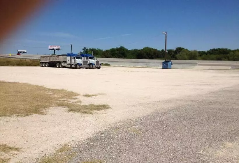 Retkeilymaja Luxury Inn