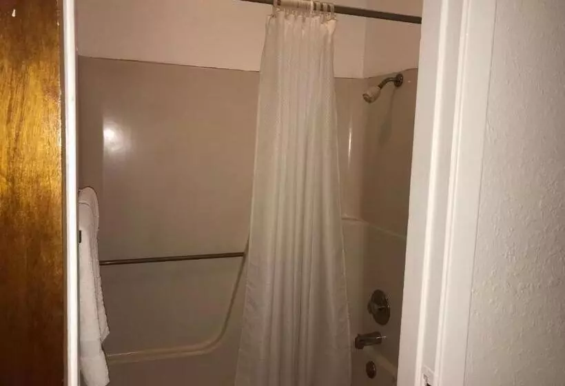 Retkeilymaja Luxury Inn