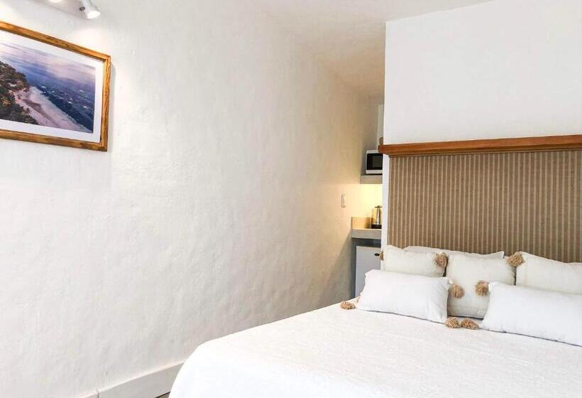 Schronisko M A R ė A