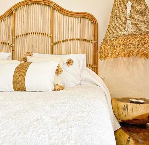 Schronisko M A R ė A