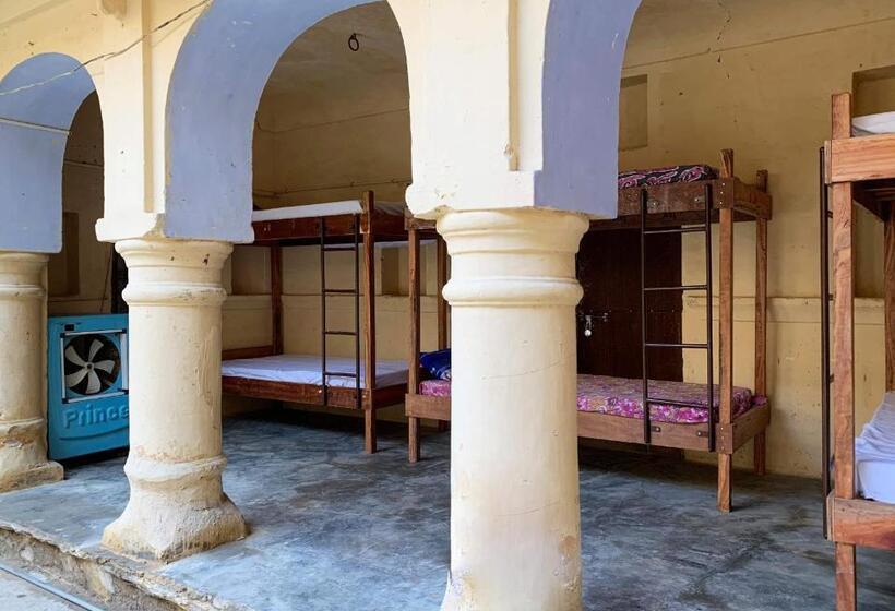 Albergue Topaz Backpackers